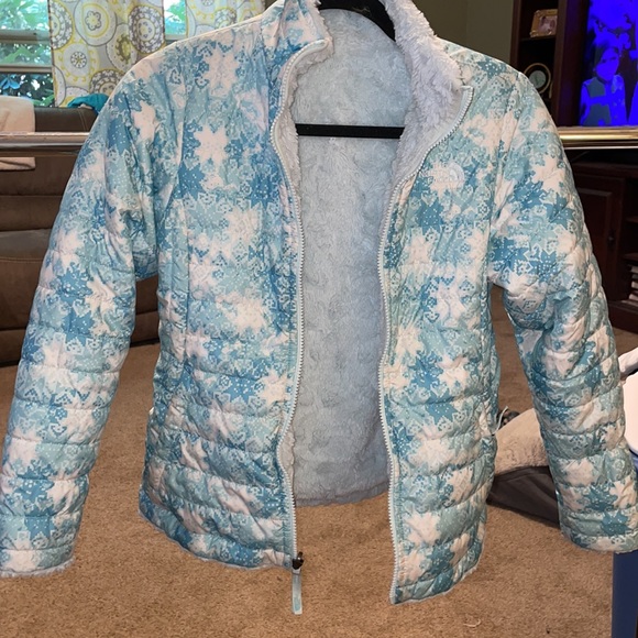 EUC North Face reversible girls jacket. Size large 14-16 - Picture 4 of 7